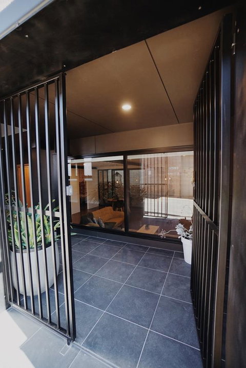 THE WAREHOUSE APARTMENTS - Accommodation Ballina 4