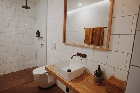 THE WAREHOUSE APARTMENTS - Accommodation Ballina 10