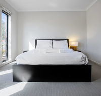 Point Cook Home with a Lovely View in Salt Water - Accommodation Ballina