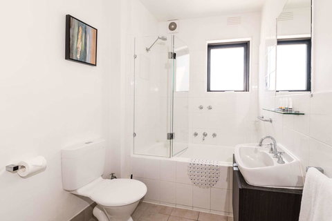 Comfort Hotel East Melbourne - Accommodation Ballina 2