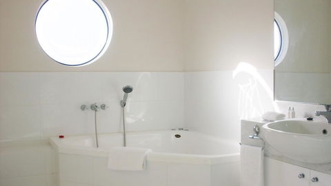 Tintagel - Accommodation Ballina 4