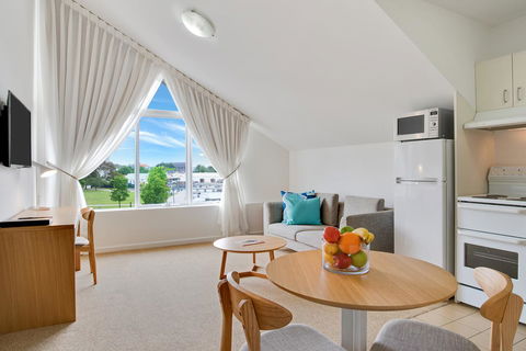 Aligned Corporate Residences Williamstown - Accommodation Ballina 10