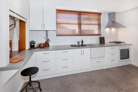 Lake Wendouree Luxury Apartments - Accommodation Ballina 16