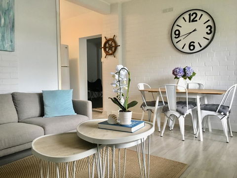 The Wheelhouse - 2BR Waterfront Apt In Town - Accommodation Ballina 0