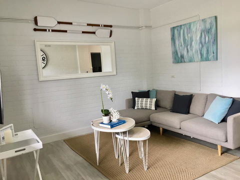 The Wheelhouse - 2BR Waterfront Apt In Town - Accommodation Ballina 2