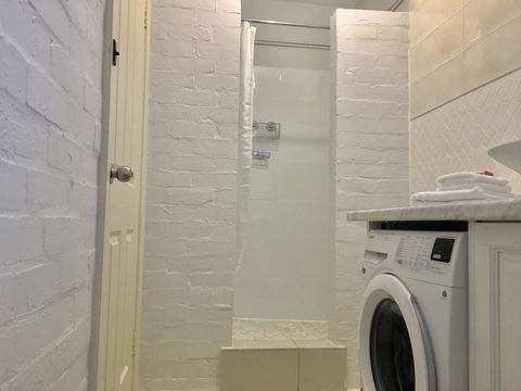 The Wheelhouse - 2BR Waterfront Apt In Town - Accommodation Ballina 14