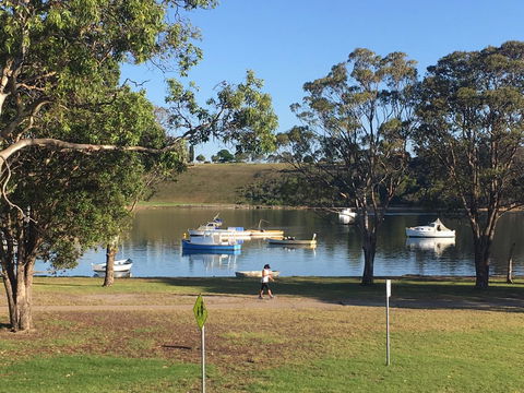 The Wheelhouse - 2BR Waterfront Apt In Town - Accommodation Ballina 20
