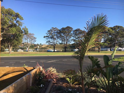 The Wheelhouse - 2BR Waterfront Apt In Town - Accommodation Ballina 15