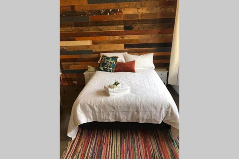 The Cottage - 58 Acre Farm Stay At Hanging Rock - Accommodation Ballina 1