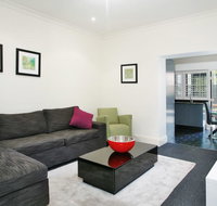 The Courtyard of St Neot - Art Deco 2BR Potts Point Apartment with Large Courtyard in Stunning Location - Accommodation Ballina