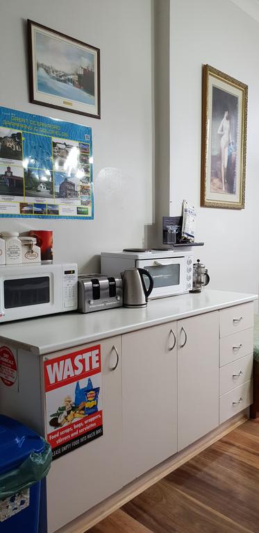 The Eastern Hotel - Accommodation Ballina 0