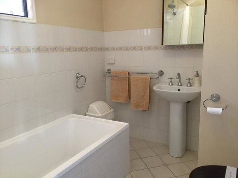 The Nosh & Nod - Howick Street - Accommodation Ballina 1