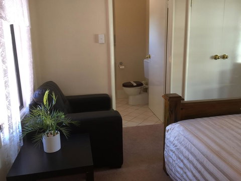 The Nosh & Nod - Howick Street - Accommodation Ballina 2