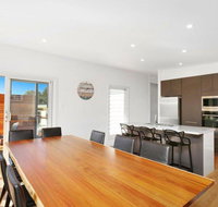 The Wharf House - Budgewoi - Accommodation Ballina