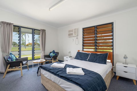 Tin Can Bay's Sleepy Lagoon Motel - Accommodation Ballina 1