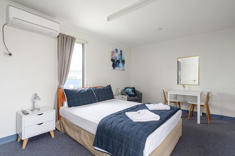 Tin Can Bay's Sleepy Lagoon Motel - Accommodation Ballina 2