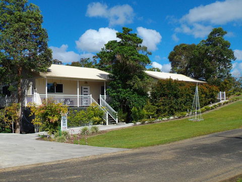Tinaroo Sunset Retreat - Accommodation Ballina 0