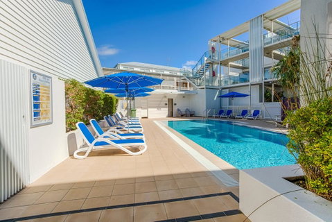 Unit 203 Plantation - Rainbow Beach, Plantation Resort Top Floor, Aircon, Free Wi-Fi - Accommodation Ballina 1