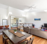 Unit 4 Rainbow Surf - Modern double storey townhouse with large shared pool close to beach and shop - Accommodation Ballina