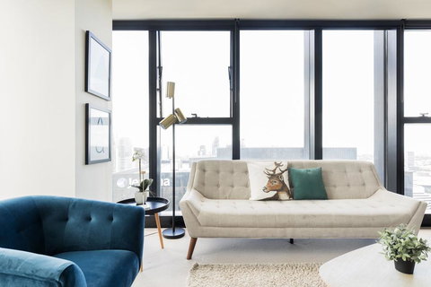 Wake To Eureka Tower Views From Prestigious Collins St - Accommodation Ballina 0