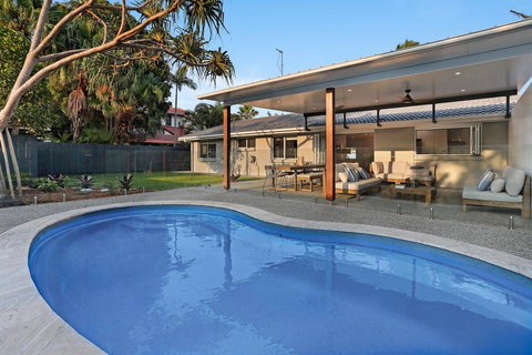 Walk To Hastings Street, Noosa Sound - Accommodation Ballina 0