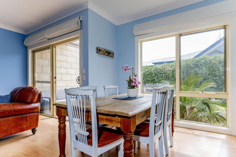 WALKIN ON SUNSHINE - STROLL TO BEACH BREAK - Accommodation Ballina 1