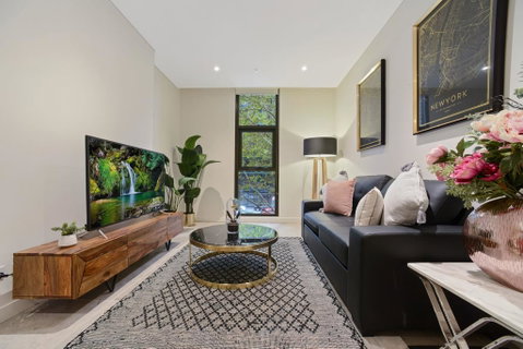 Walking To Darling Harbour, ICC,QVB, Shopping Mall - Accommodation Ballina 0