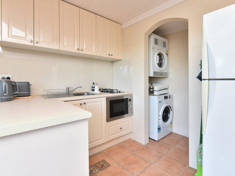 Wangi Waterfront Delight 1bdr Studio - Accommodation Ballina 3