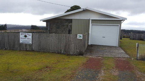 Waratah Falls Holiday Unit - Accommodation Ballina 1