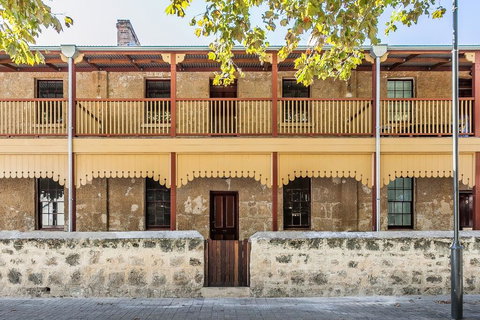 Warders Cottage: Iconic Cottage In The Heart Of Freo - Accommodation Ballina 0