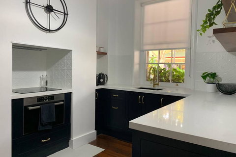 Warders Cottage: Iconic Cottage In The Heart Of Freo - Accommodation Ballina 3