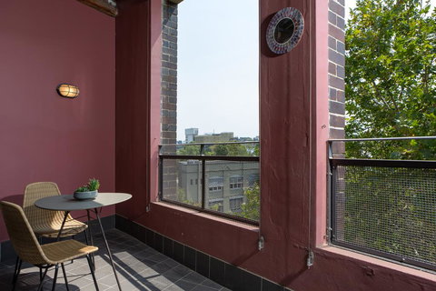 Warehouse Apartment With Balcony In Trendy Area - Accommodation Ballina 3