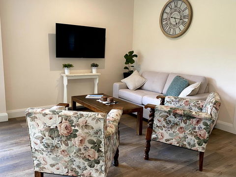 Waterfall Unit Farm Stay - Accommodation Ballina 3