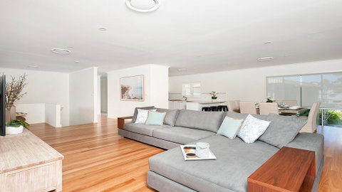 Waterfront Serenity - Luxury Home With Grand Views - Accommodation Ballina 1