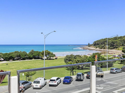 WATERFRONT SEVEN - In The Heart Of Lorne - Accommodation Ballina 2