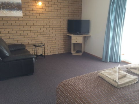 Ambassador Motor Inn - Accommodation Ballina 15