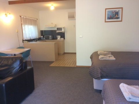 Ambassador Motor Inn - Accommodation Ballina 7