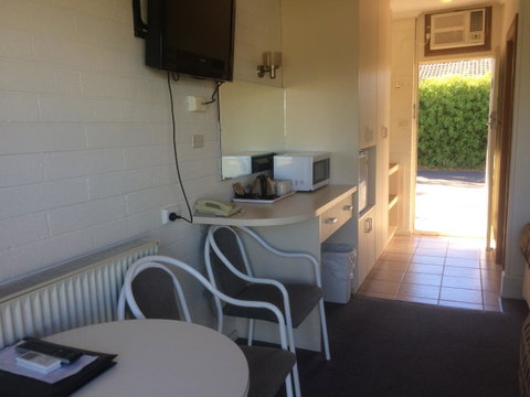 Ambassador Motor Inn - Accommodation Ballina 11
