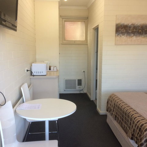 Ambassador Motor Inn - Accommodation Ballina 21