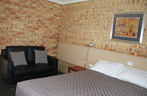 Clermont Country Motor Inn - Accommodation Ballina 6