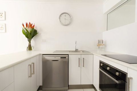 The White House Port Douglas - Accommodation Ballina 10