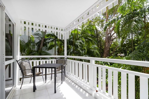 The White House Port Douglas - Accommodation Ballina 25