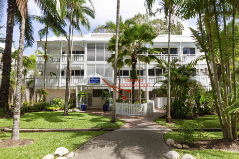 The White House Port Douglas - Accommodation Ballina 1