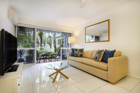 The White House Port Douglas - Accommodation Ballina 15