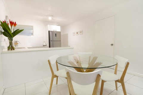 The White House Port Douglas - Accommodation Ballina 13