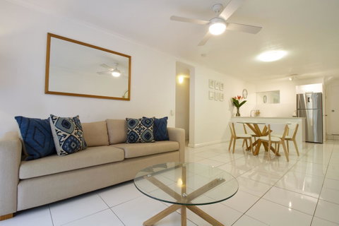 The White House Port Douglas - Accommodation Ballina 2
