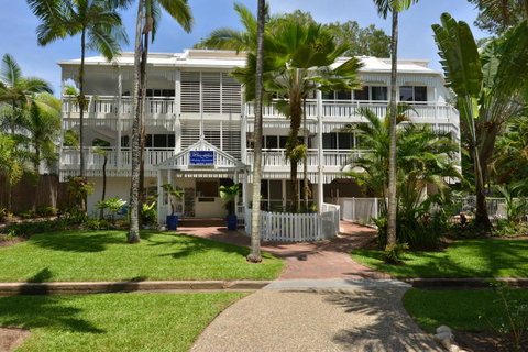 The White House Port Douglas - Accommodation Ballina 0
