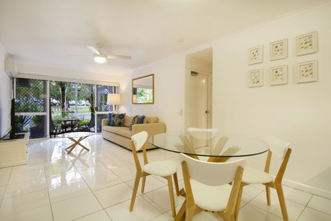 The White House Port Douglas - Accommodation Ballina 14