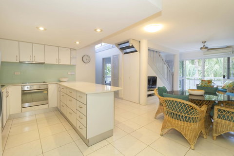 The White House Port Douglas - Accommodation Ballina 23