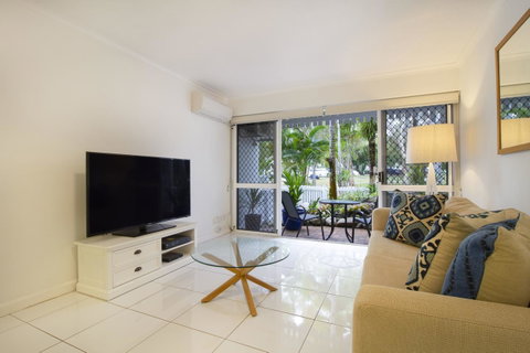The White House Port Douglas - Accommodation Ballina 16
